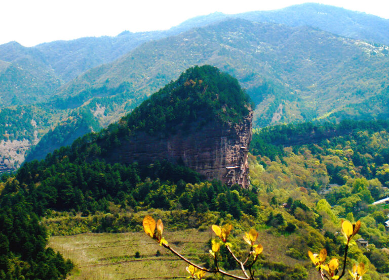 Zhu Quantang - Landscape-of-Maiji-Mount-9